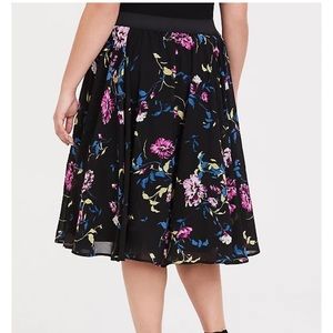 Torrid black chiffon floral midi skirt